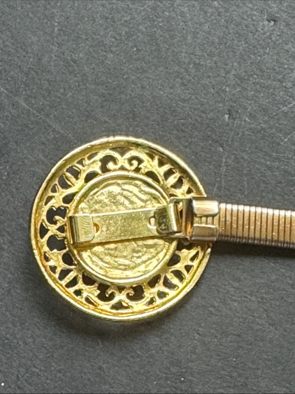 Vintage Cameo Gold Stretch Snake Belt